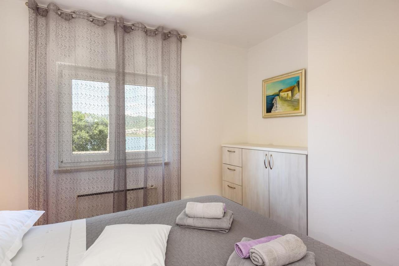 Apartment Jadranka With Sea View In Rogotin Eksteriør billede